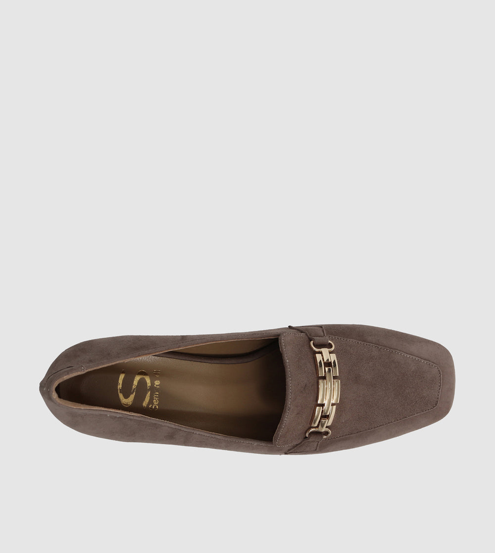 Taupe
