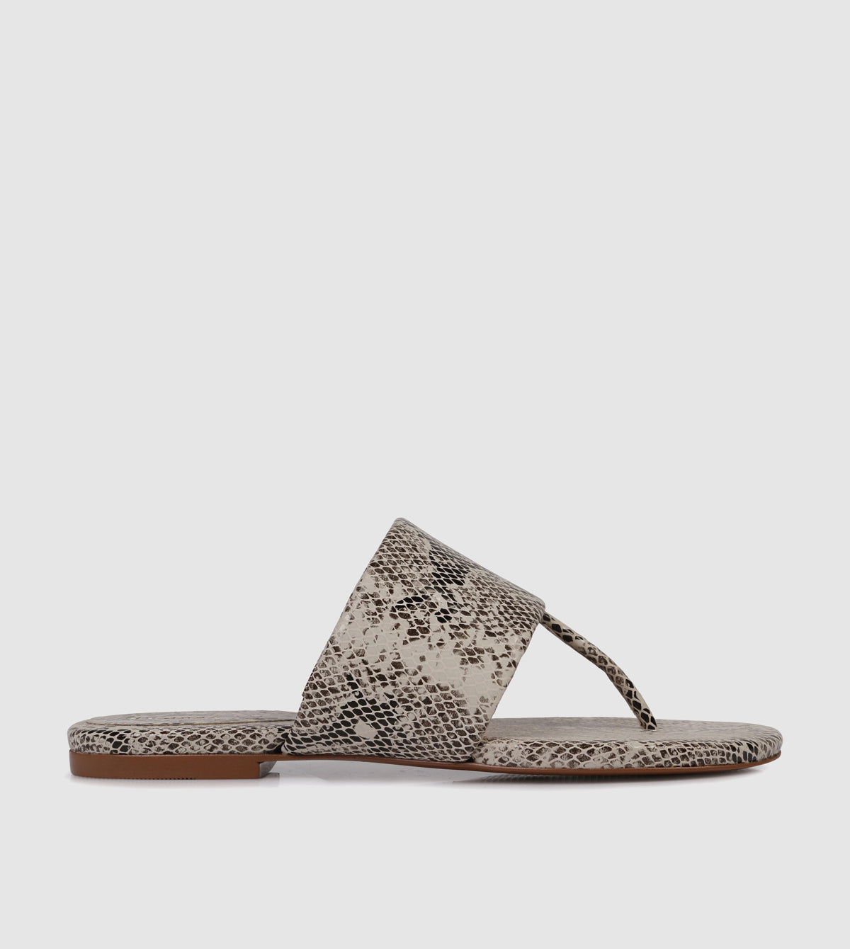 Shabana Flat Sandals by Sempre Di By Guilhermina