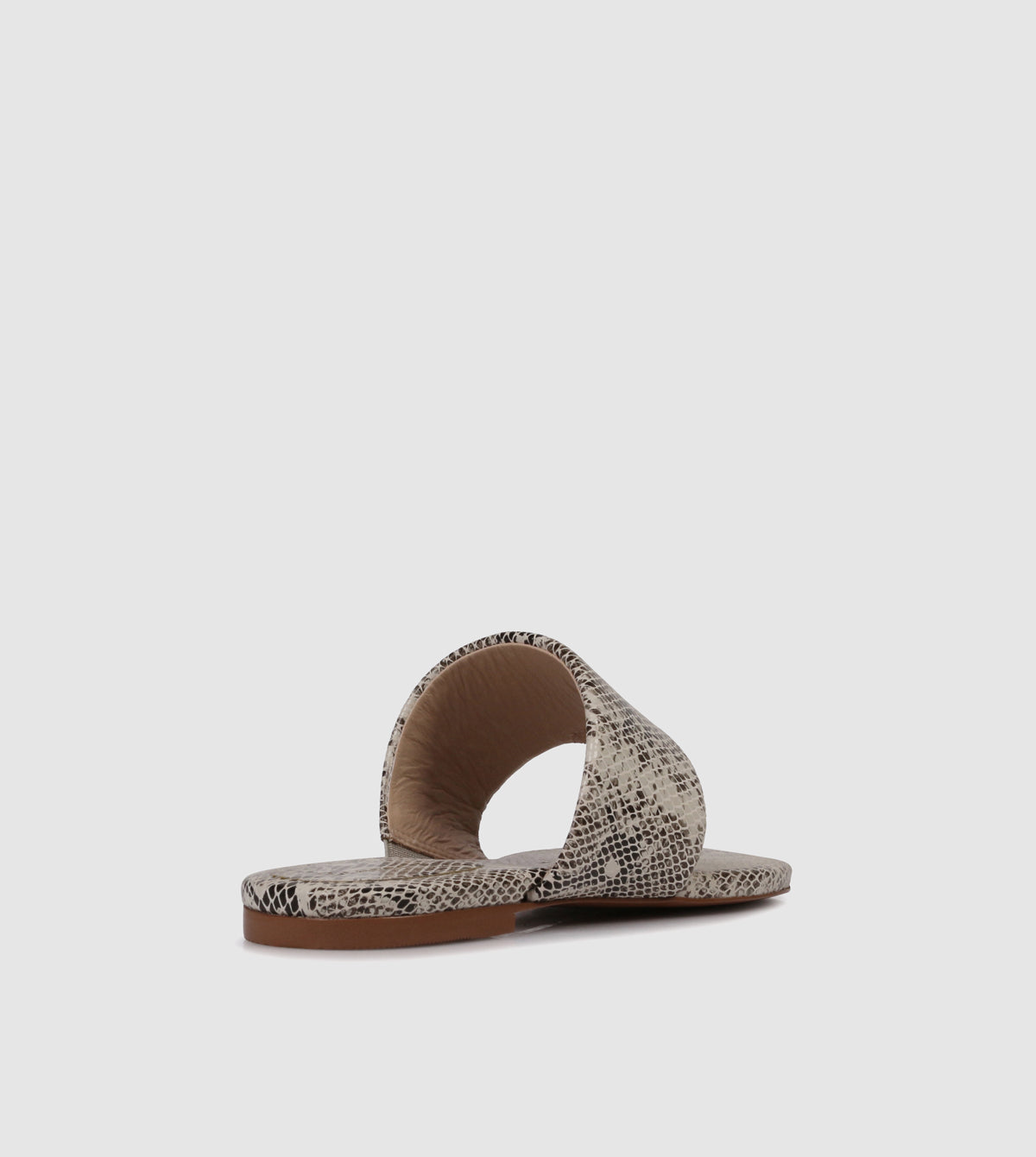 Shabana Flat Sandals by Sempre Di By Guilhermina