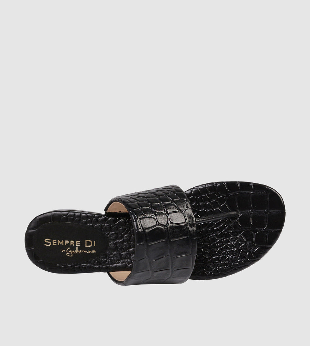 Shabana Flat Sandals by Sempre Di By Guilhermina