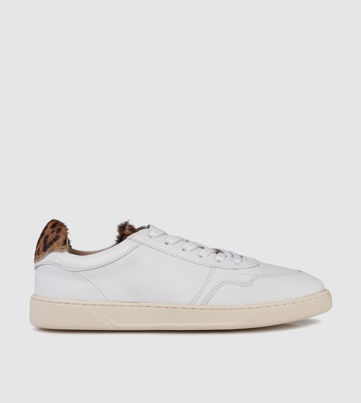 Danielles Low Top Sneakers by Sempre Di