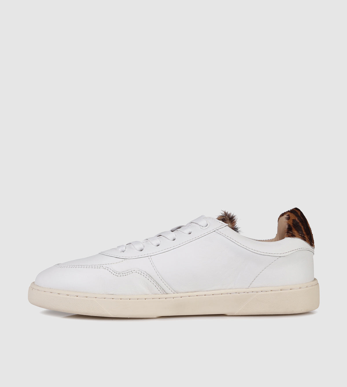 Danielles Low Top Sneakers by Sempre Di