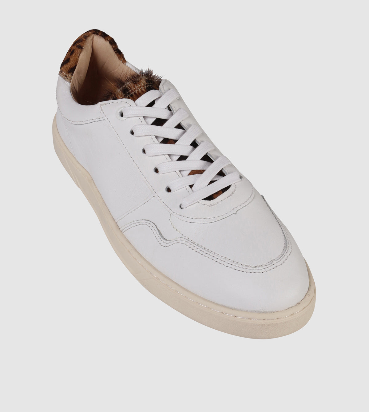 Danielles Low Top Sneakers by Sempre Di