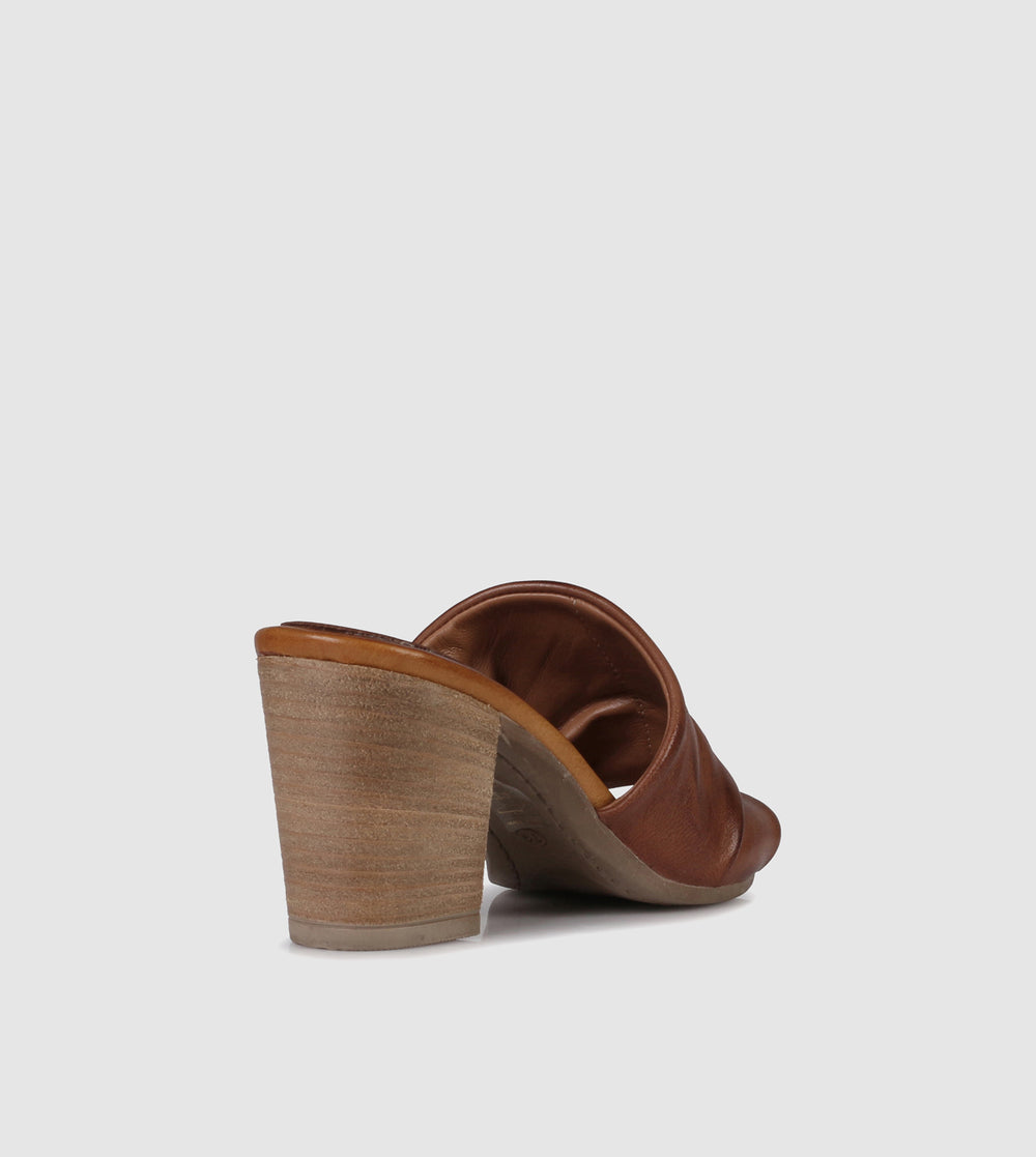 Larisia Mules by Sempre Di