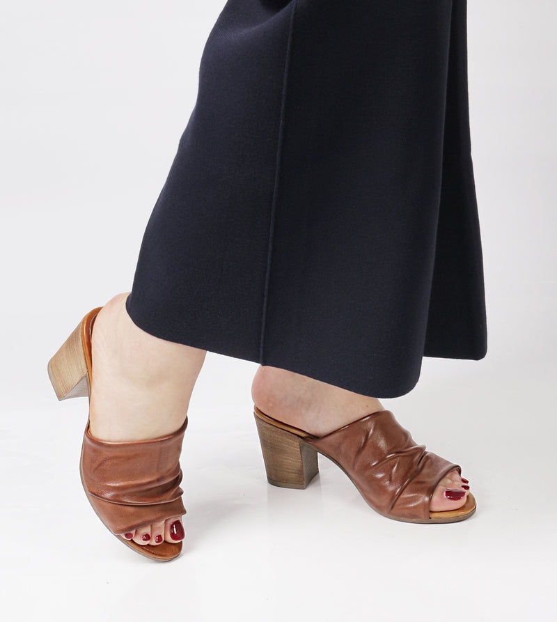 Larisia Mules by Sempre Di