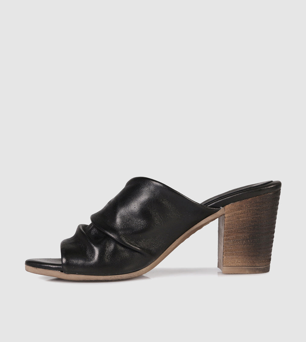 Larisia Mules by Sempre Di
