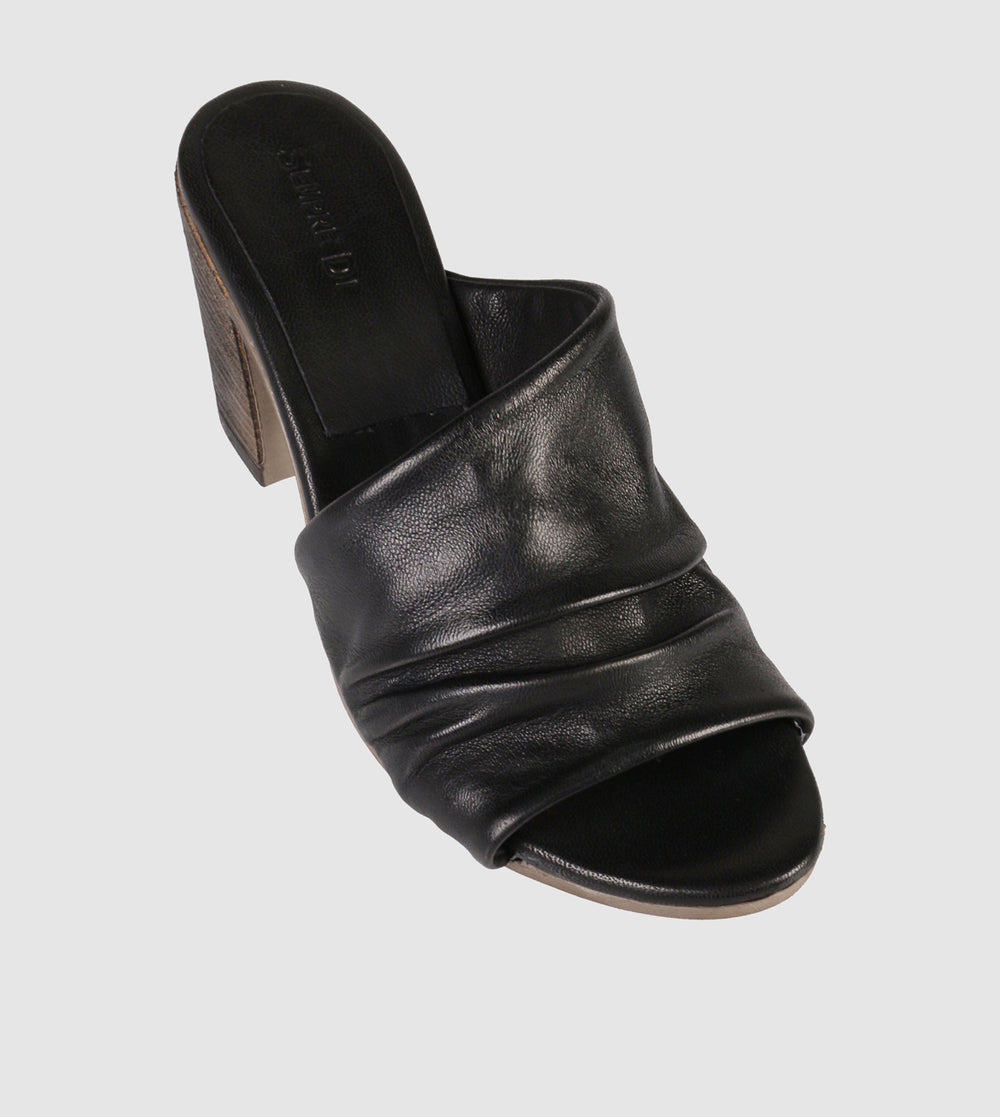 Larisia Mules by Sempre Di
