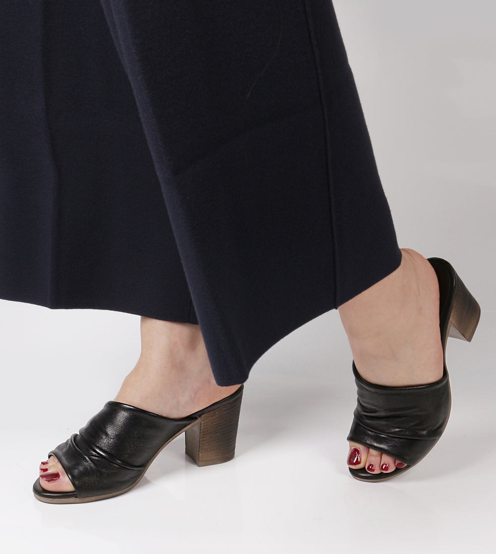 Larisia Mules by Sempre Di