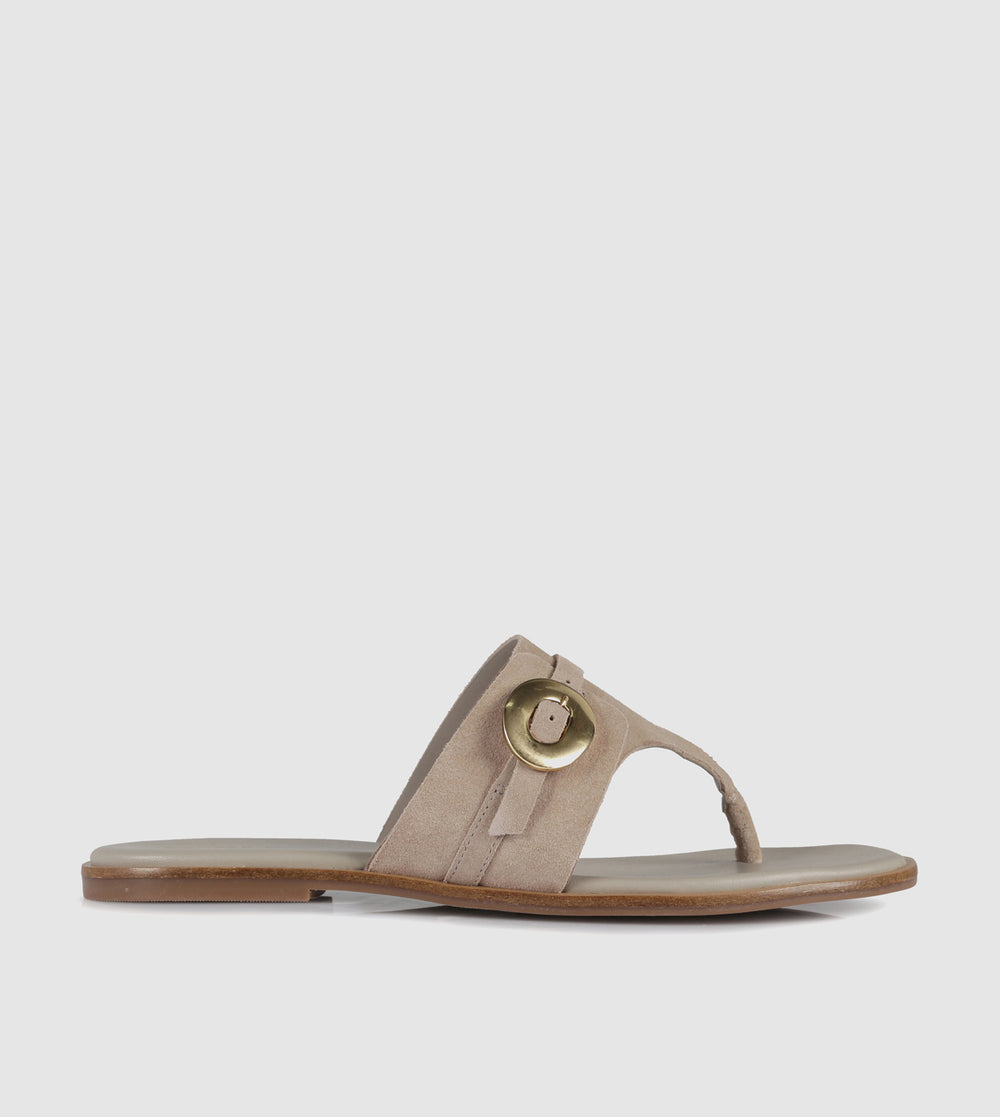 Jesmyn Flat Sandals by Sempre Di