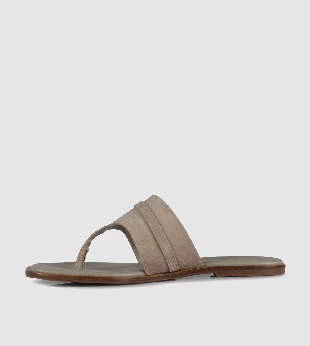 Jesmyn Flat Sandals by Sempre Di