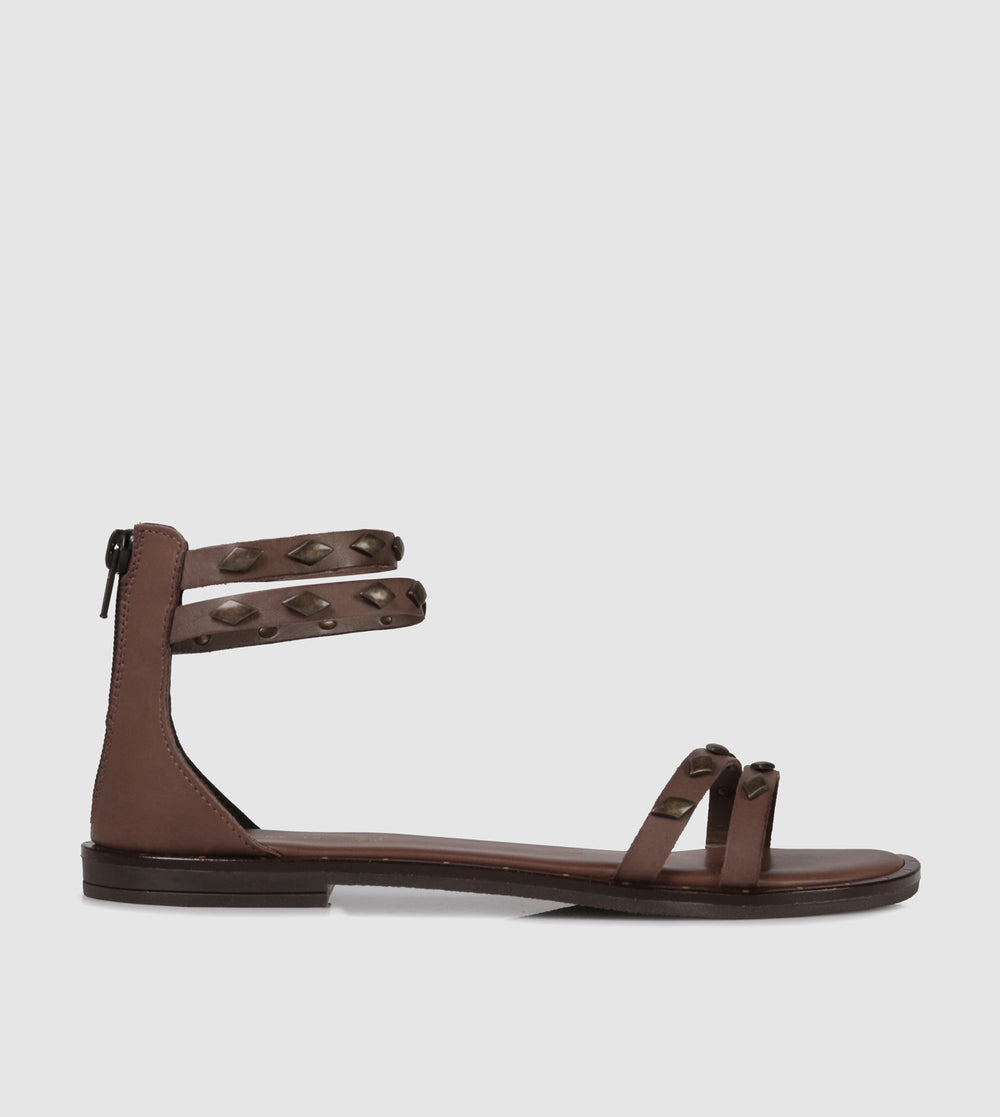Yalina Flat Sandals by Sempre Di