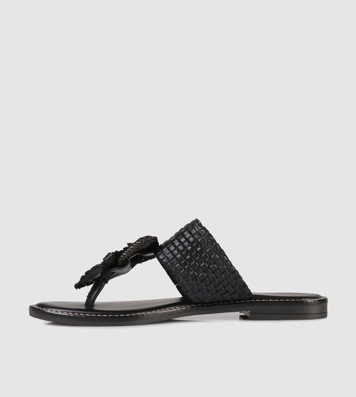 Leeland Flat Sandals by Sempre Di