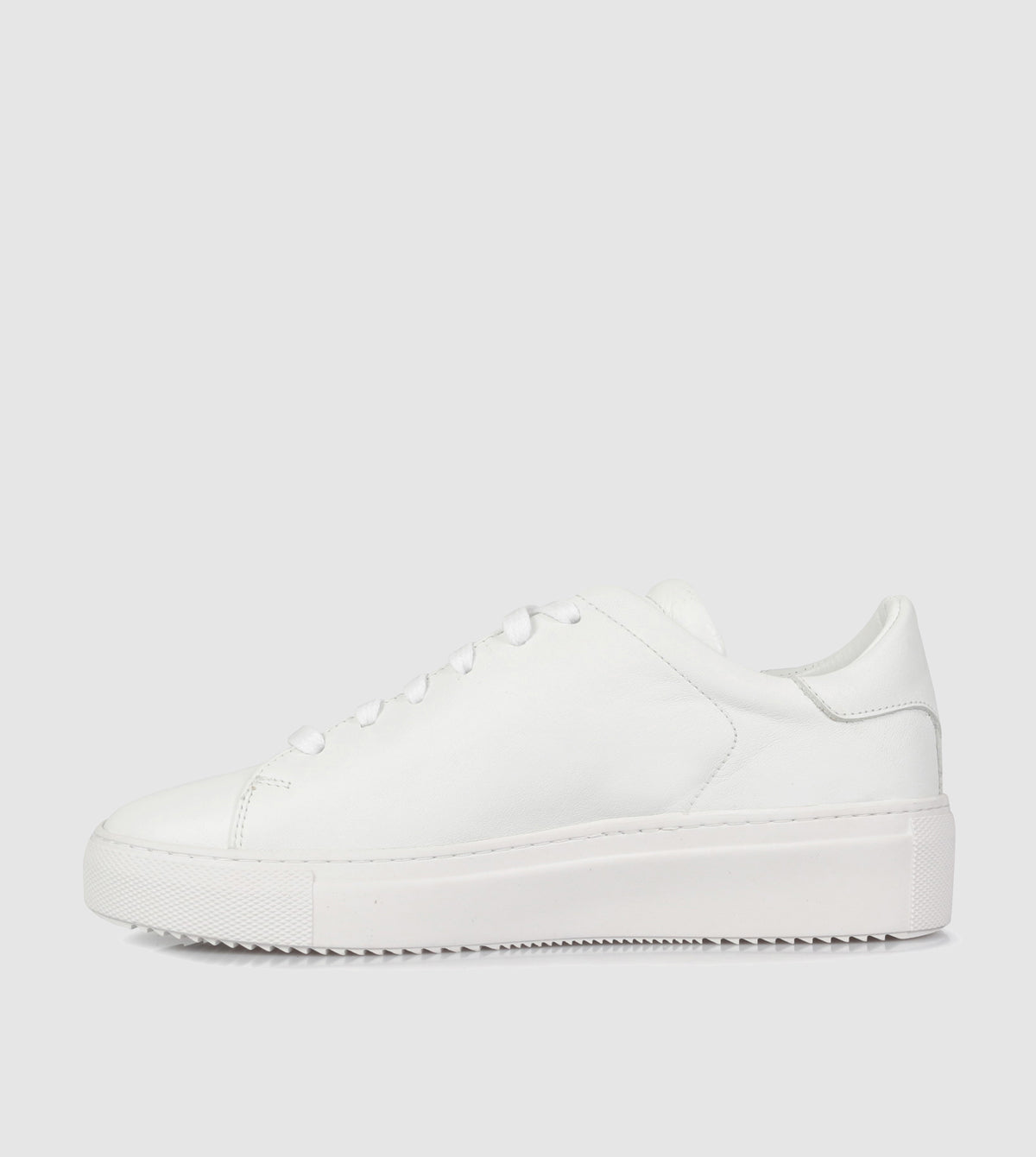 White_002